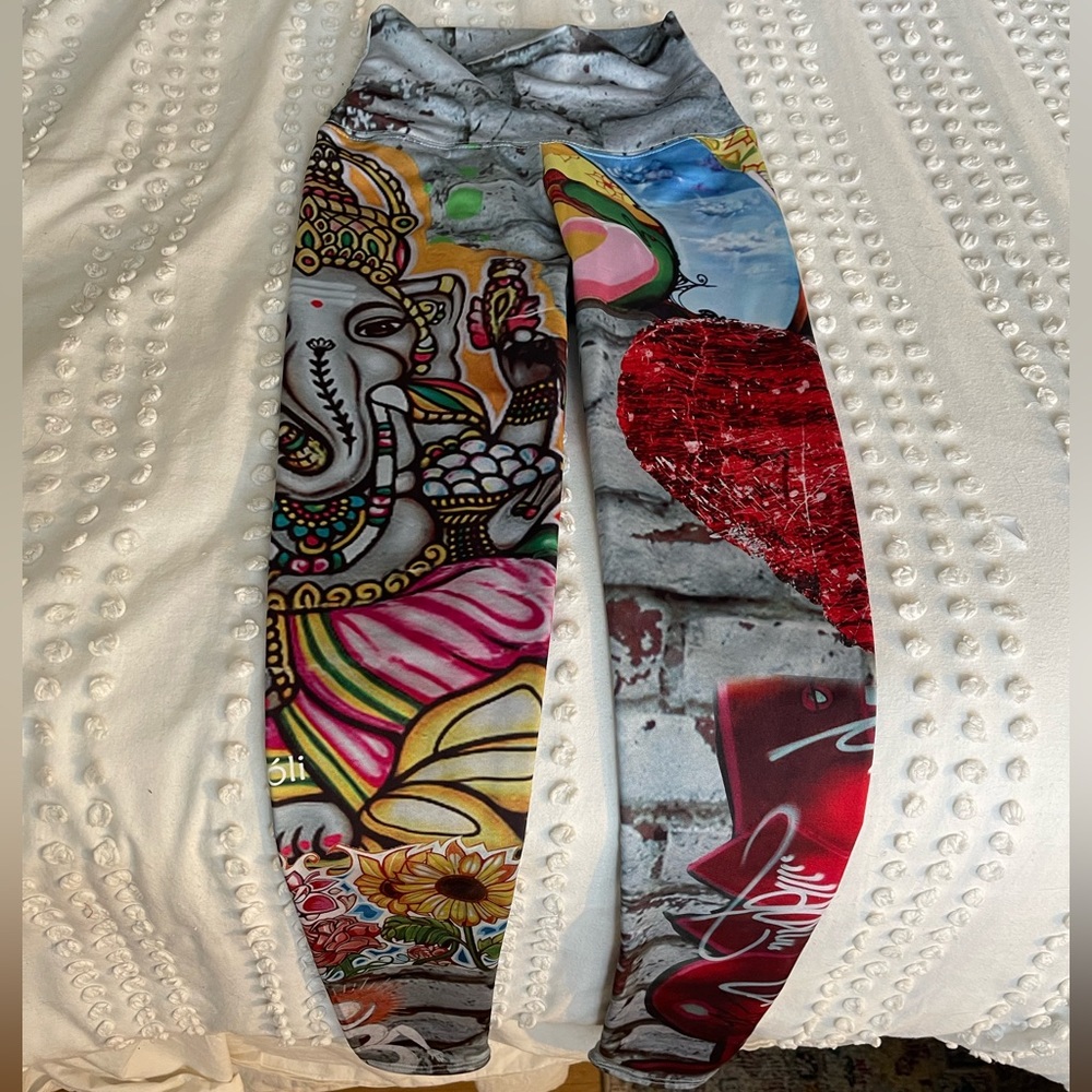 Noli Graffiti yoga leggings